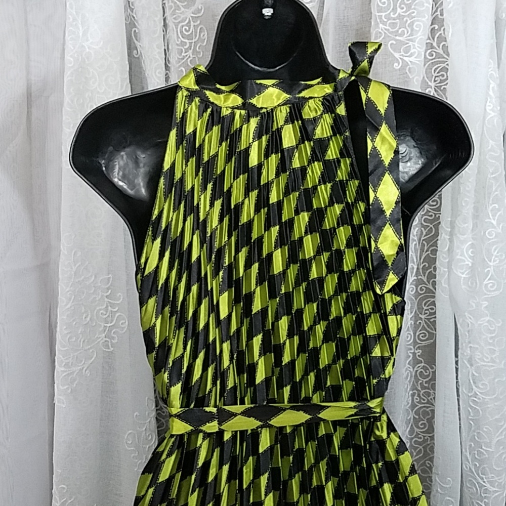 Halter Dress - Picture 4 of 7